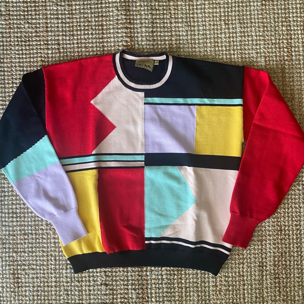 LAS PEPAS- Fun sweater, with retro vibes😎❤️